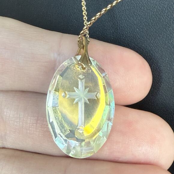 Aurora Borealis Rainbow Etched Cross Faceted Pendant 15” Necklace Vintage - Picture 3 of 6